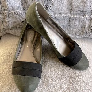 Dana Bachman wedges ~ Size 9 Med